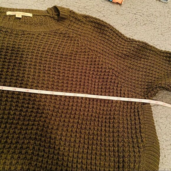 Magnolia Lane Oversized Sweater Size Medium - Picture 7 of 8